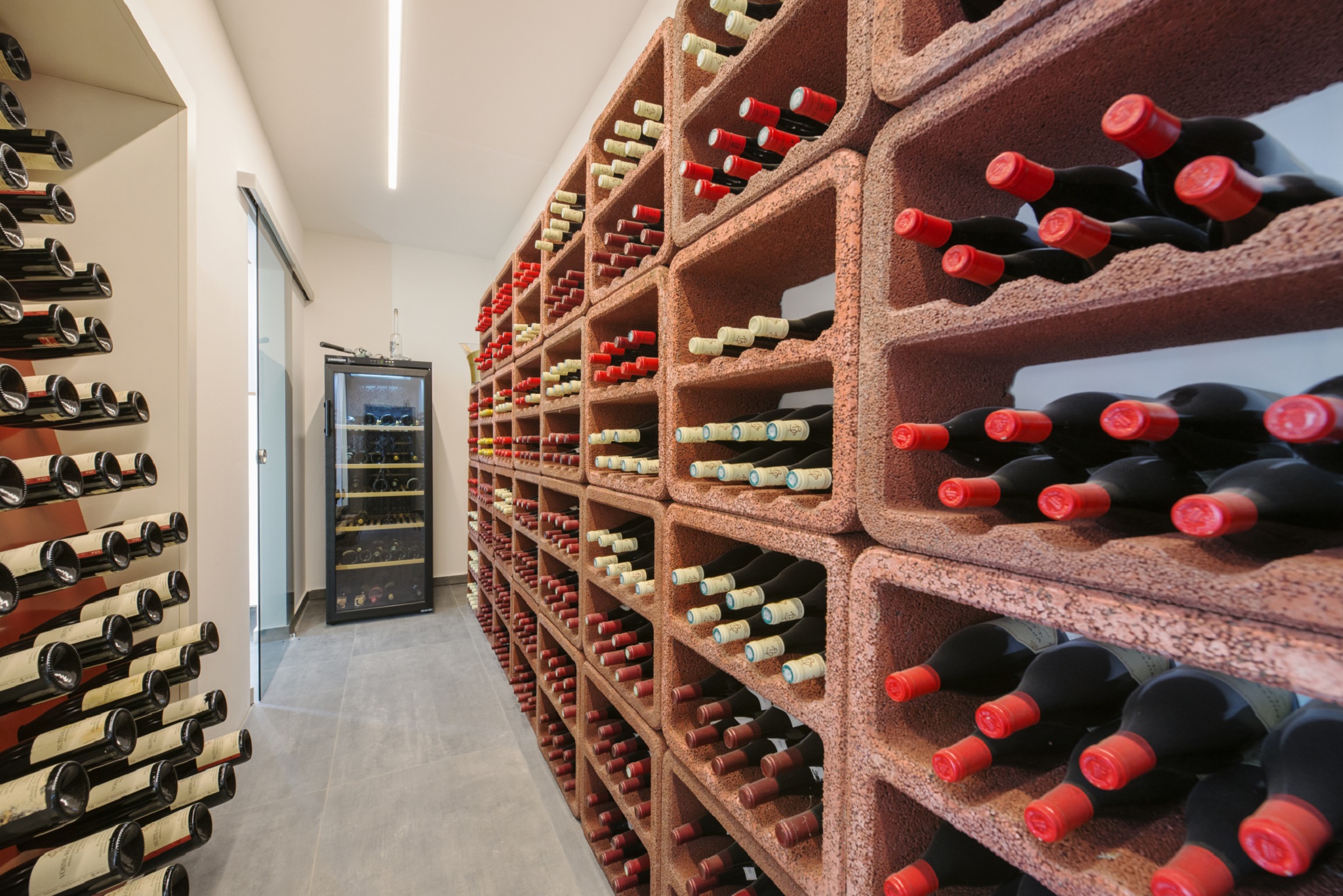 Weinlagerung im Wohnzimmer