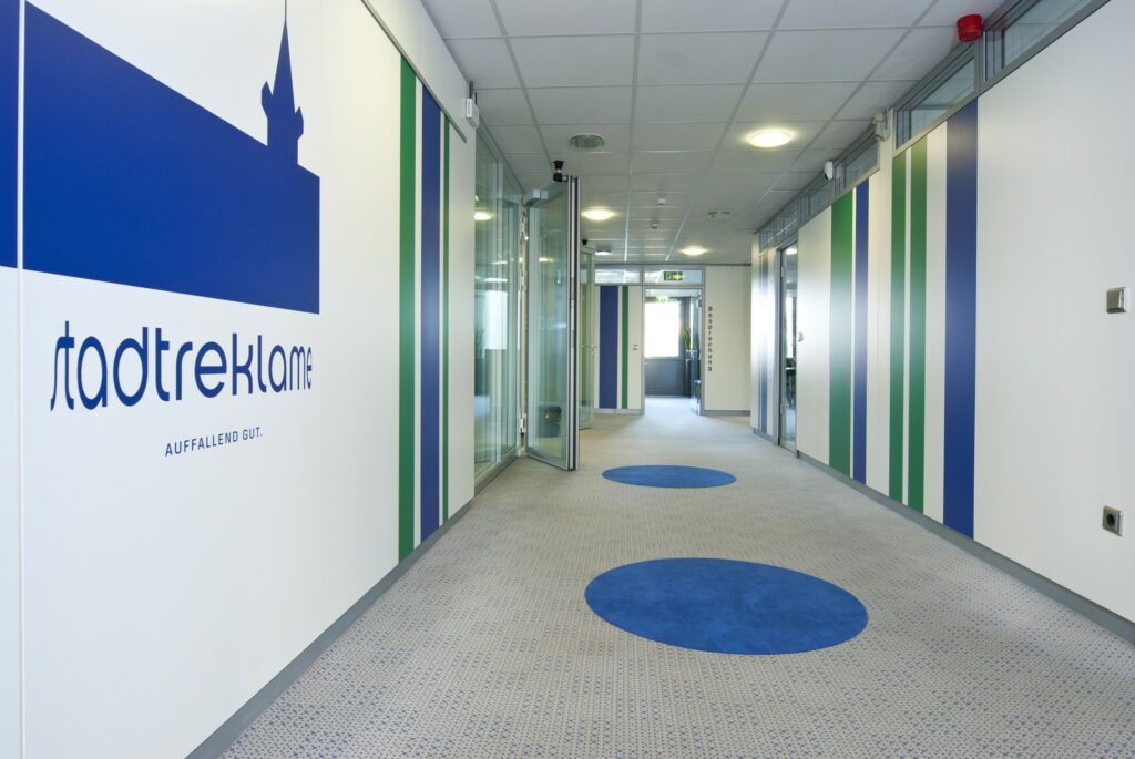 Firmengebäude im Corporate Design gestalten CI-Farben in der Architektur